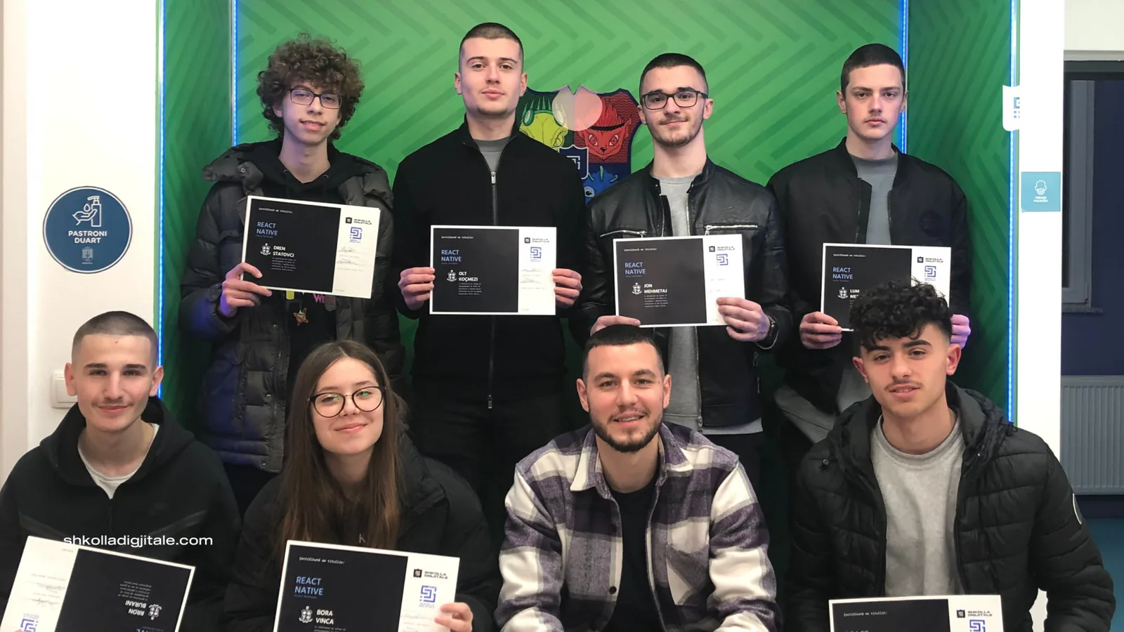Die zweite Generation der Shkolla Digjitale profitiert vom Praktikum bei StarLabs